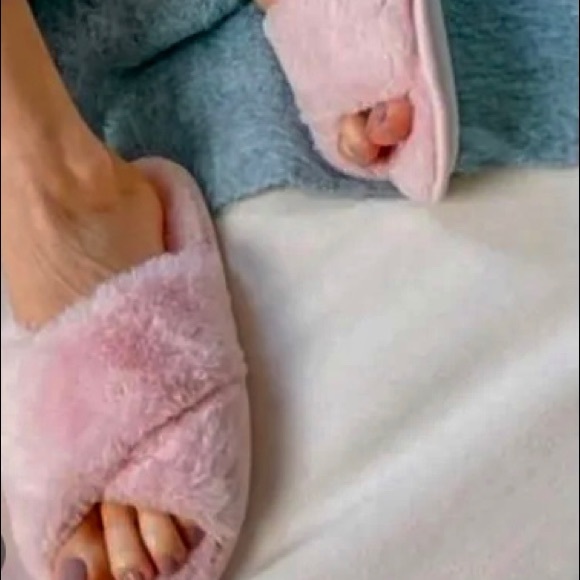 House shoes / slippers - Picture 2 of 5